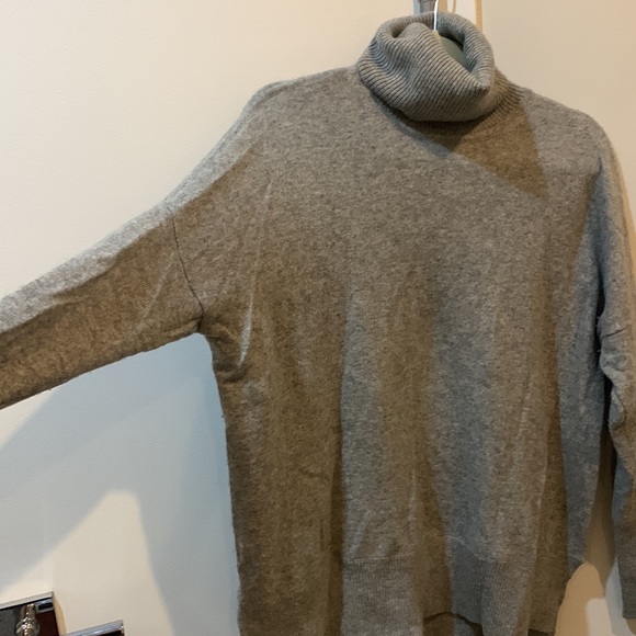 Diane Von Furstenberg Grey Cashmere Turtleneck Sweater - Picture 6 of 6